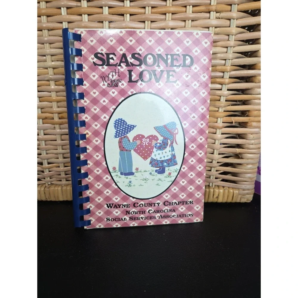 Wayne County North Carolina Social Services Cookbook‎ 1992 Spiral Vintage
